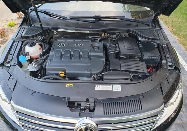 Volkswagen CC cena 61500 przebieg: 168500, rok produkcji 2016 z Sandomierz małe 121
